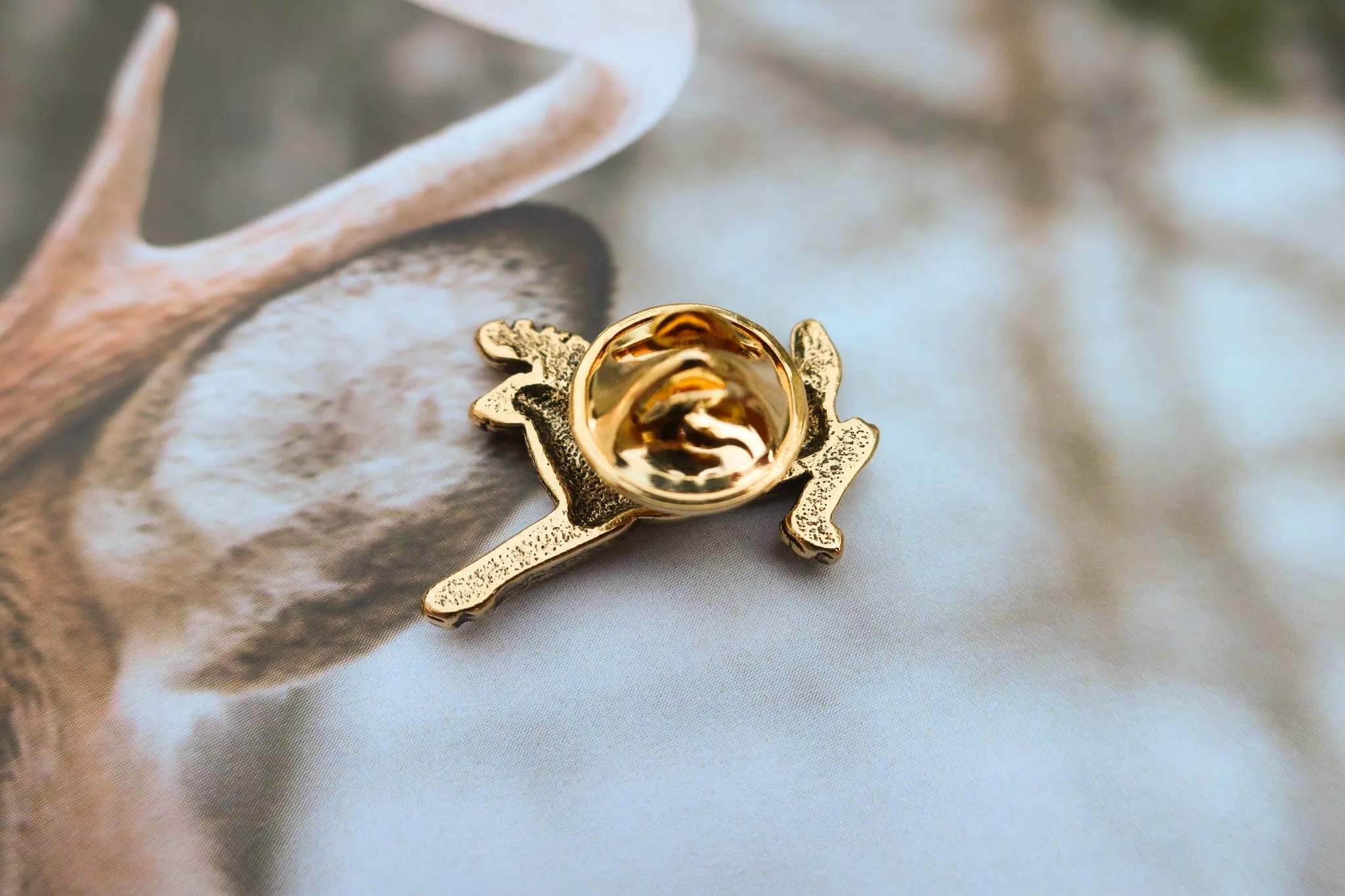 Deer Gold Lapel Pin